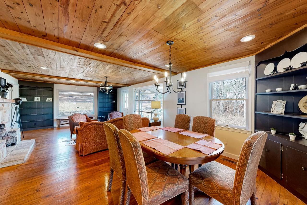 Pine Crest Lodge Юрека Спрингс Екстериор снимка